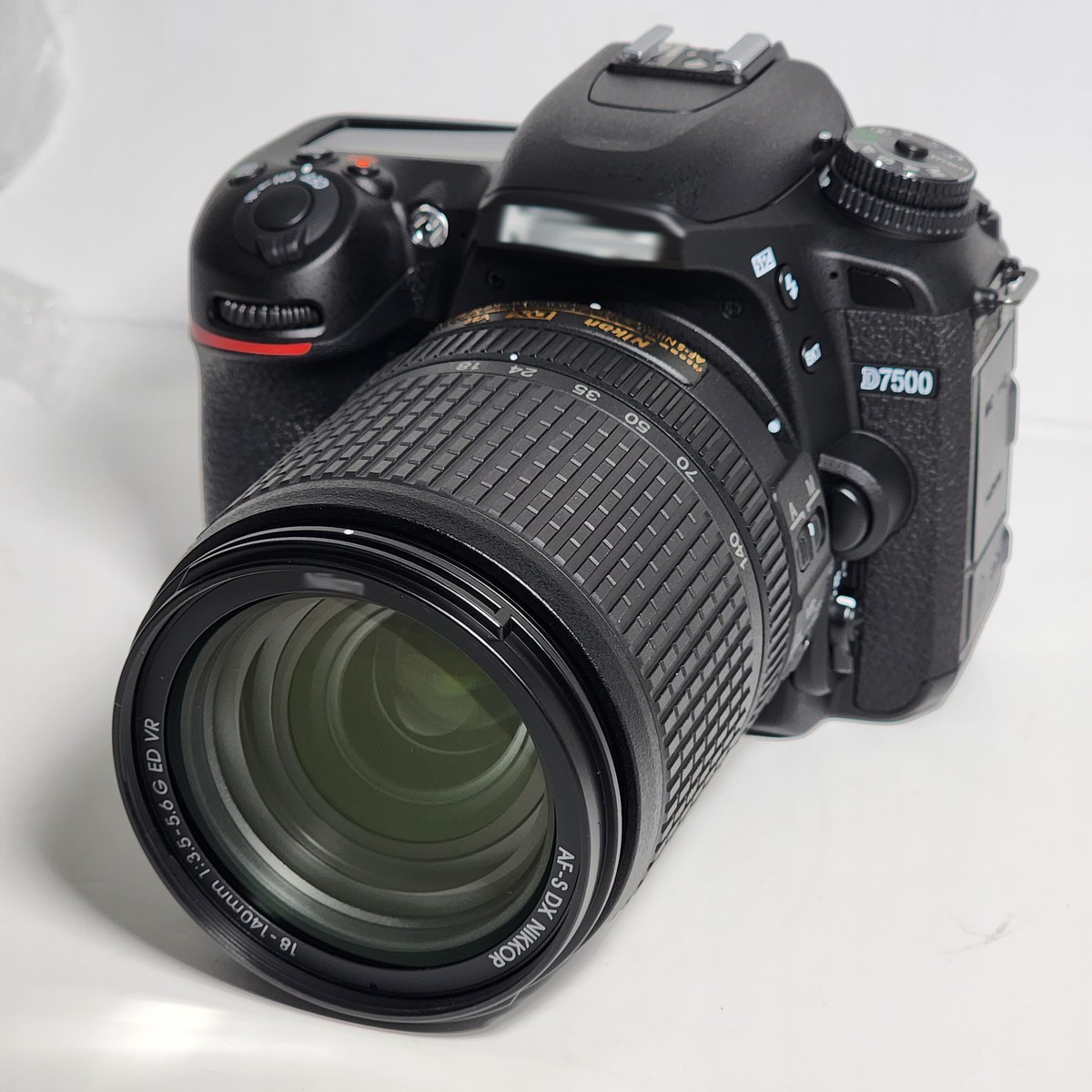 Nikon D7500 DSLR Camera with 18-140mm Lens